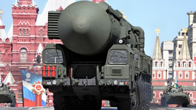Bei Angriff mit westlichen Waffen: Russland droht mit Atombombe auf Europa
