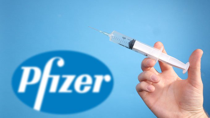 Pfizer bestreitet gezielte Corona-Mutationen und warnt vor Impfschäden