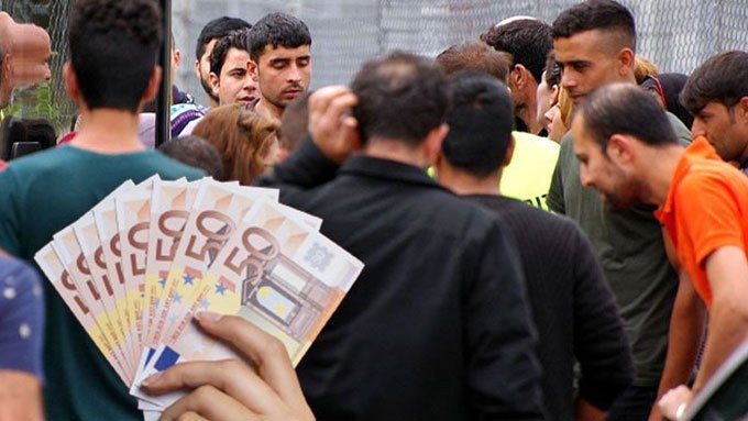 Ausländer-Anteil explodiert: Massen-Migration direkt ins Bürgergeld