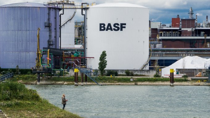 Hohe Energie-Kosten nach Gas-Aus: 76 Prozent Verlust bei BASF