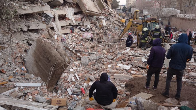 Plünderungen und Gewalt in der Türkei nach Erdbeben