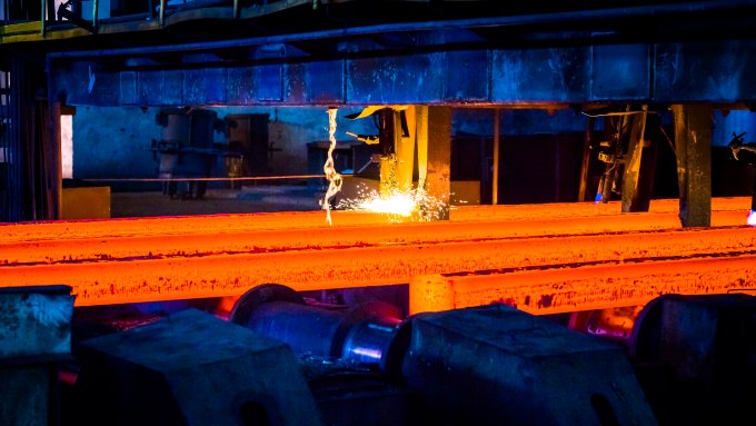 Schlag für deutsche Stahlindustrie: ThyssenKrupp will Kapazitäten & Stellen abbauen