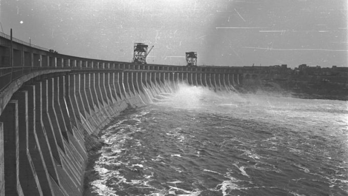 Kachowska-Damm gesprengt: 10 Punkte, warum Russland sich nicht selbst gekappt hat