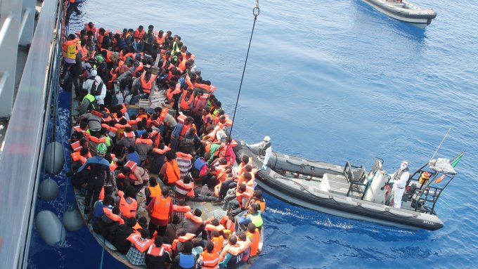 Kritik am EU-Asylpaket: Herumdoktern an Symptomen statt Problemlösung