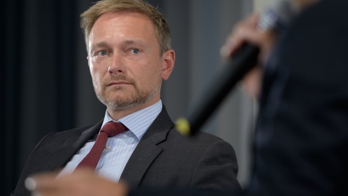 Pläne für den Winter: FDP-Finanzminister Lindner will Steuern auf Gas wieder erhöhen